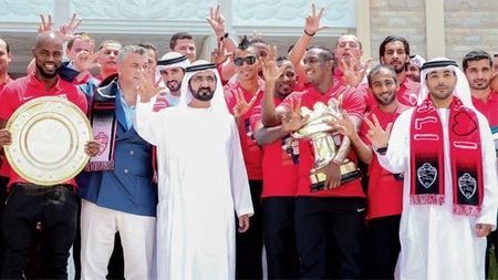 FOTO | Olăroiu, felicitat de șeic pentru trofeele cucerite cu Al Ahli