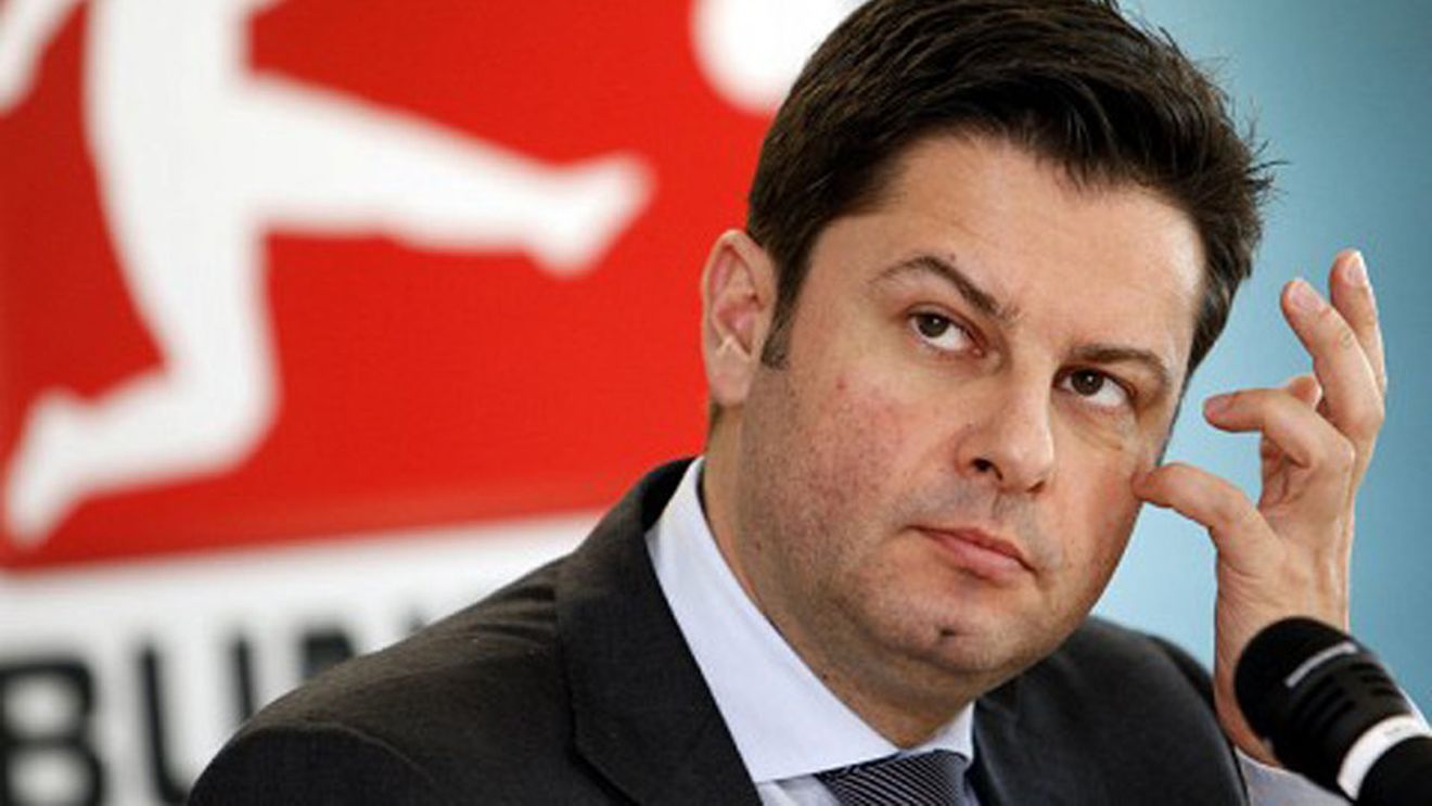 "Datoriile echipelor englezești ruinează fotbalul"