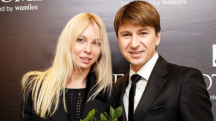 A ales să se căsătorească în orașul Universiadei de iarnă din 2019, pentru că este ambasador al evenimentului. Doi idoli ai patinajului artistic au spus "DA", la Krasnoyarsk