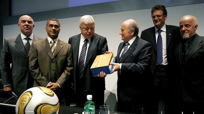 Romario, atac suburban la adresa conducătorilor FIFA: "Blatter e un hoț, un corupt" Declarație greu de reprodus a fostului star brazilian