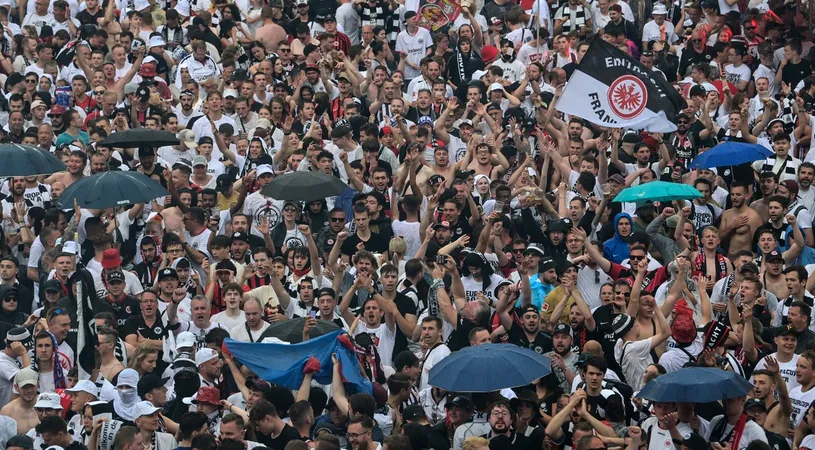 Revelion la Frankfurt! Sute de mii de oameni au sărbătorit cucerirea Europa League. Imagini unice după marele succes de la Sevilla | FOTO & VIDEO