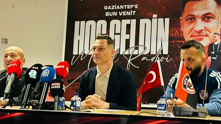 Mirel Rădoi, prima reacție ca antrenor al lui Gaziantep. I-a lăsat mască pe turci la prezentare: „Îi mulțumesc lui pentru că și-a dat demisia”