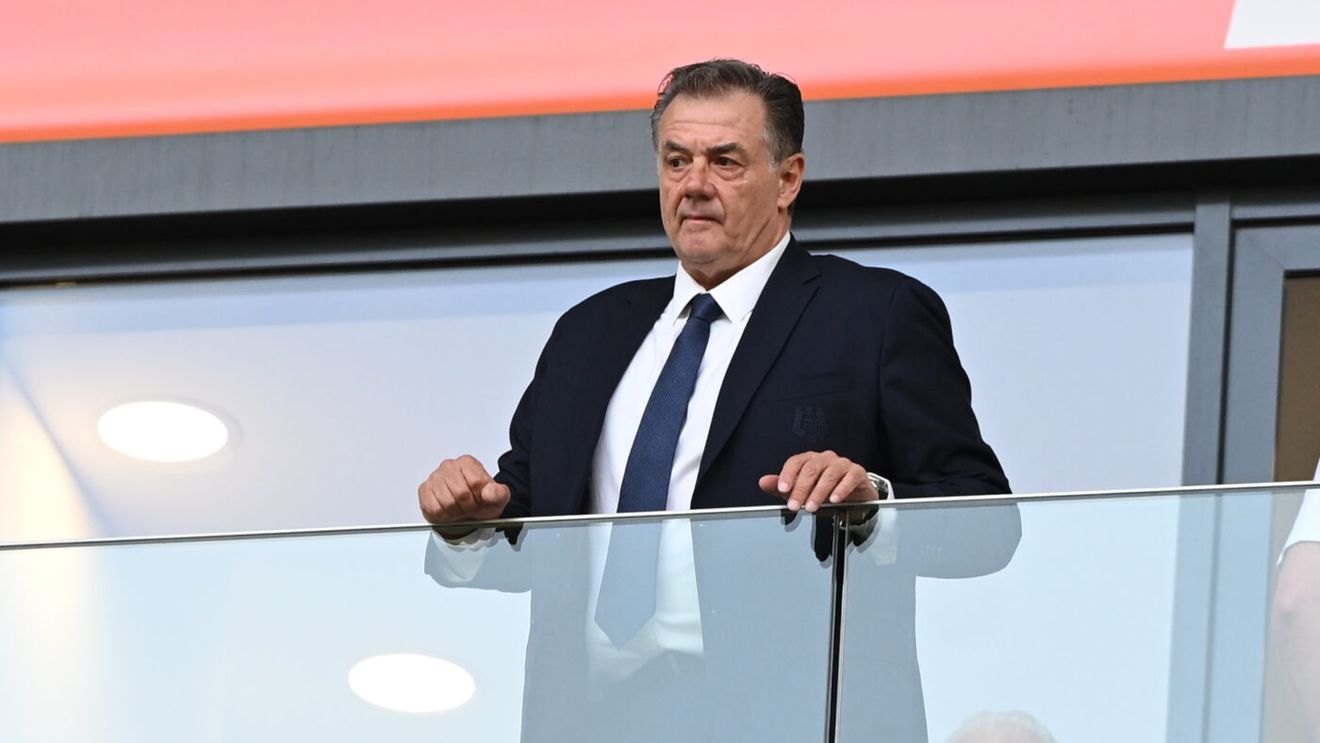 Cel mai „fioros” antrenor din Superliga este suspendat runda următoare! Apel disperat pentru „fluierașii” lui Kyros Vassaras: „Nu suntem la teatru și nici la biserică”