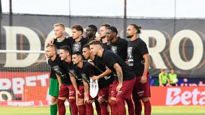 CFR Cluj l-a dat afară pe fotbalistul adus în această vară!