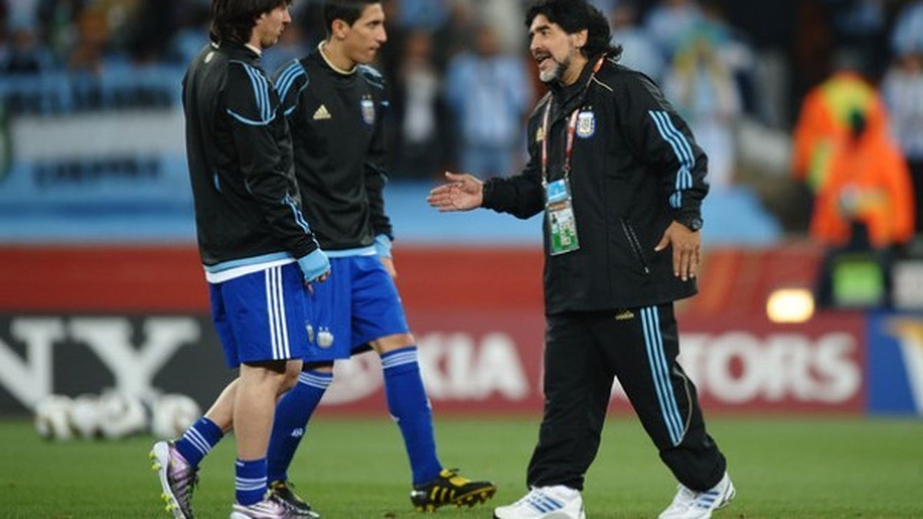 Nimeni nu îi mai suportă derapajele:** "Maradona nu știe nimic despre fotbal! A făcut doar rău!" O fostă glorie îl vede pe Messi "de 100 de ori mai bun" decât El Pibe d'Oro