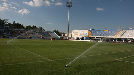 Fostul stadion al Gloriei Bistrița a fost scos la vânzare. Cât costă și cine vrea să-l cumpere: "Sperăm că o vom transforma într-o bază profitabilă"