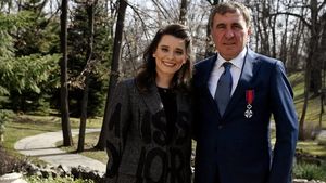 Imaginile momentului înainte de nunta Kirei Hagi. Cum e aranjată biserica: lămâi, măslini şi lavandă