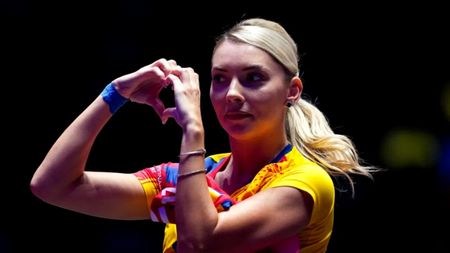 Bernadette Szocs și Elizabeta Samara intră în lupta pentru trofeu la Montpellier. Cu cine joacă româncele