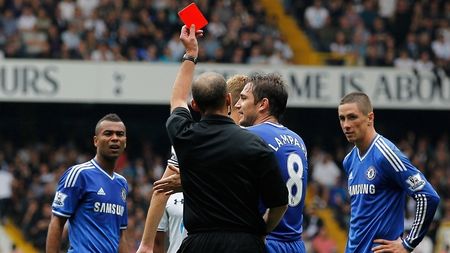 VIDEO Omul-pisică! Torres, eliminat după ce l-a zgâriat pe față pe Vertonghen