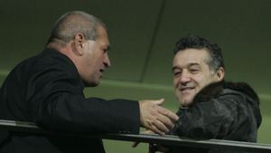 "Borcea mi-a zis că Lupescu e prieten cu cei de la CFR!** De aceea nu vrea arbitri străini!"