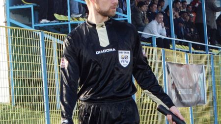 Cine arbitrează derby-ul?