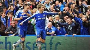 Visul lui Juve, blocat de Abramovic?** Italienii au găsit alternativa la Van Persie! Mutarea care a pus pe jar Italia depinde de Pep Guardiola