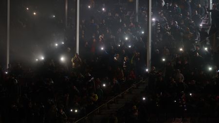 Explicațiile autorităților după ce nocturna stadionului ”Dan Păltinișanu” a cedat la meciul Poli - Petrolul. Ripensia a transmis un mesaj de solidaritate