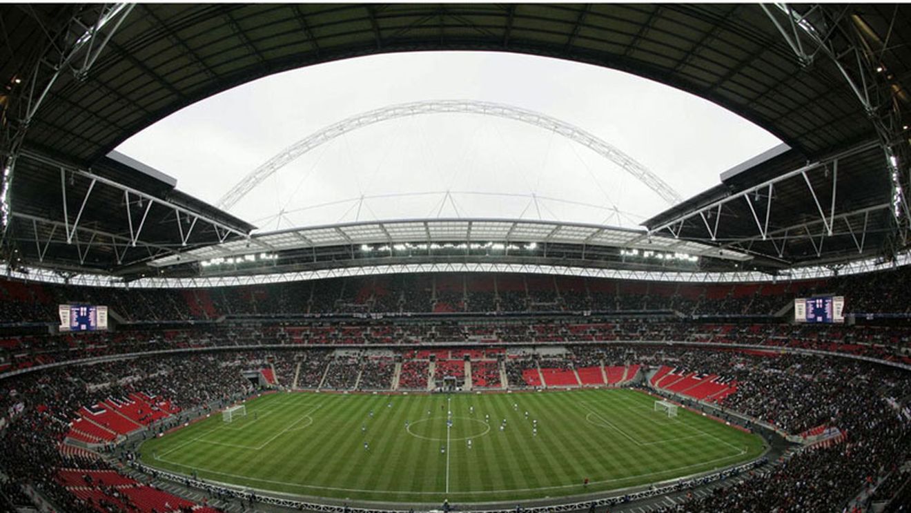 Ian Wright: "Acest Wembley e degeaba!"