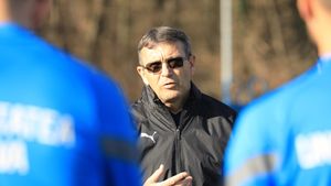 Probleme mari pentru staff-ul tehnic de la Universitatea Craiova: nu doar antrenorul Eugen Neagoe e vizat | EXCLUSIV