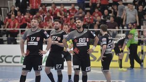 Bătălie pe handbaliștii lui Dinamo! Doi dintre ei sunt vânați de rivale: „Steaua și HCM Constanța îi vor" | EXCLUSIV