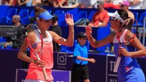 Performanță înainte de Roland Garros! Mihaela Buzărnescu și Raluca Olaru au câștigat turneul de la Strasbourg