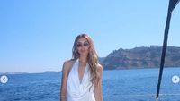 Imagini incendiare cu Sarah, fiica Anamariei Prodan, în costum de baie! Apariție spectaculoasă în vacanță