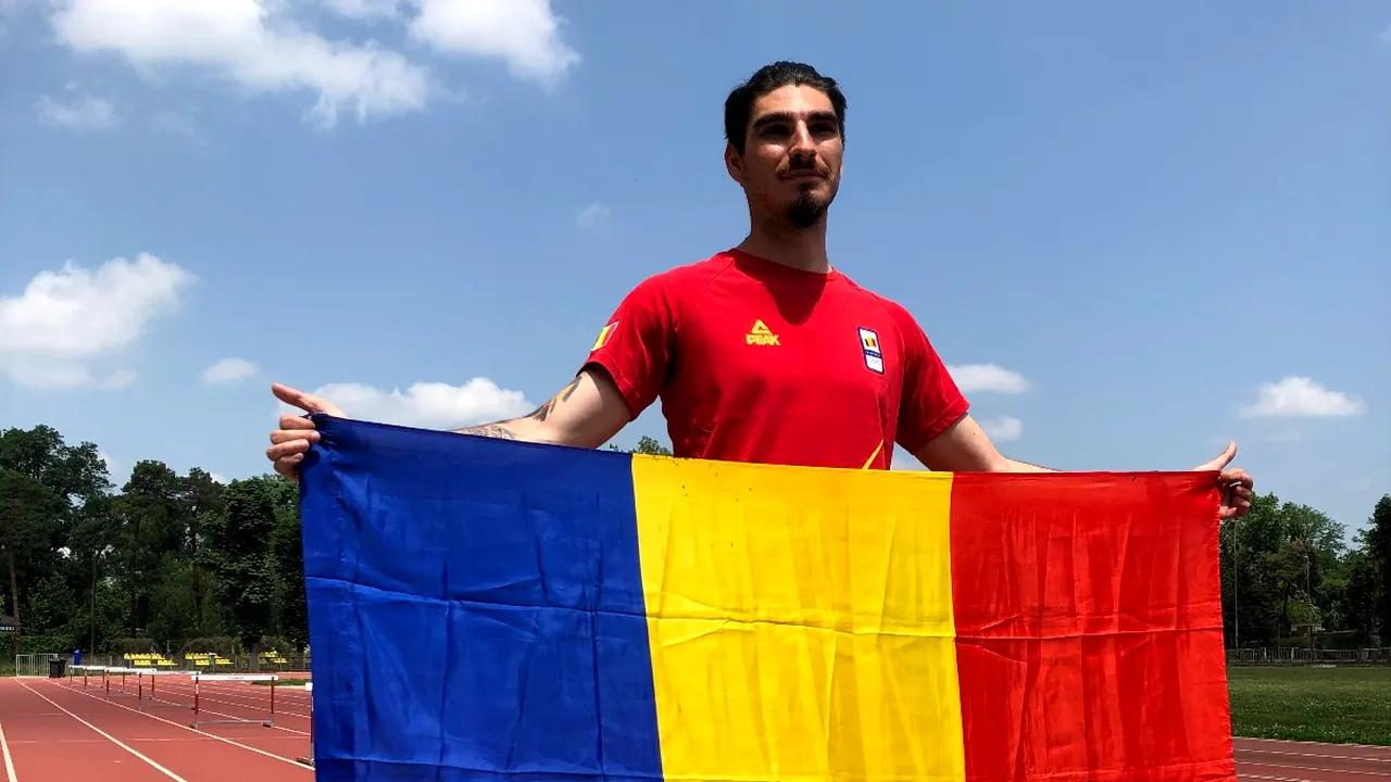 De Ziua Drapelului, cu domnitorii pe braț și tricolorul la mână | FOTO