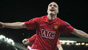 Rio Ferdinand avertizează:** "Vidic este jucătorul anului!"