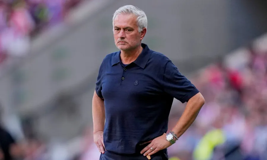 Jose Mourinho a vorbit despre Cristi Chivu. Sursa foto: Profimedia 09.10.2026