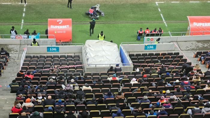 Perimetru „anti-scuipat” pentru fanii lui Dinamo. Decizia luată de acționarii „câinilor” la Arena Națională