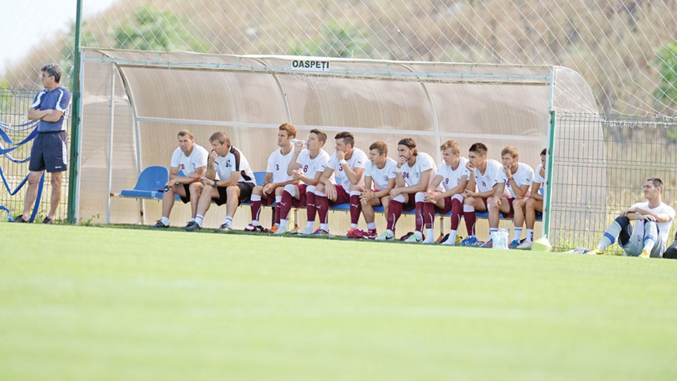 Situație disperată la Rapid: "Jucătorii sunt neplătiți de 5 luni, nu se antrenează până când patronii nu discută cu ei"