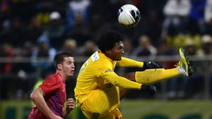 Decizie surprinzătoare a lui Reghe!** Dumitraș și Martinovic, lăsați pe dinafară! Cine a jucat fundaș dreapta din primul minut