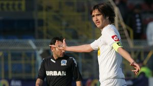 Alexa: "Mi s-au oferit 500.000 â‚¬ să blătuiesc meciul! **Cum să accept banii, să îmi bat joc de colegi?"