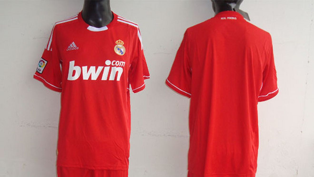 Roșul e cu ghinion pentru "galactici"!** Real Madrid va debuta în noul echipament în meciul cu Dinamo Zagreb