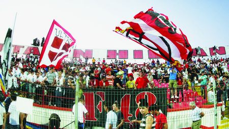 Fanii lui "U" Cluj, în galeria dinamovistă de la Tg. Mureș