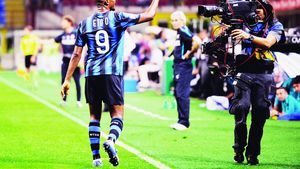 FABULOS! **Anji îi oferă lui Inter 35 de milioane pentru Eto'o! Jucătorul, momit cu un salariu de 80 de milioane de euro pentru următorii 4 ani