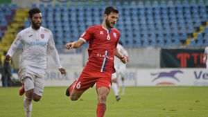 Andrei Chindriș și-a recunoscut vina după greșeala din debutul meciului cu CFR Cluj: „Da, a fost penalty”. Promisiunea pentru etapele viitoare