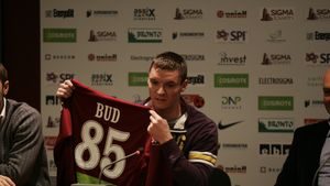 Bud:** "Trag să prind echipa"