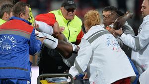 Mărturisirea medicului de la Dinamo: "Ekeng avea momente când își revenea, dar nu a rezistat. I s-a făcut masaj cardiac tot timpul" 