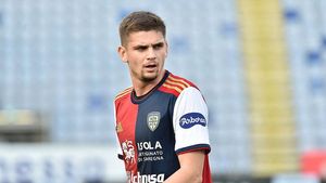 ULTIMA ORĂ | Răzvan Marin, licitat de AC Milan și Olympique Lyon: „Juninho s-a îndrăgostit de român!” Oferta francezilor pentru mijlocașul lui Cagliari