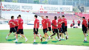 Ar fi putut rezolva problema fundașului dreapta la Dinamo!** "Era liber de contract, dar conducerea nu mi-a dat niciun răspuns"