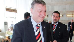 Becali: "Eu îl patronez pe Mircea Sandu"