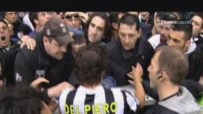 Juventus - Parma, întrerupt din cauza incidentelor din tribune!