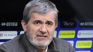 „Mi-e atât de lehamite! Un asemenea măcelar te pune la punct!”. Valeriu Iftime, criză de nervi după FC Botoșani - FCSB