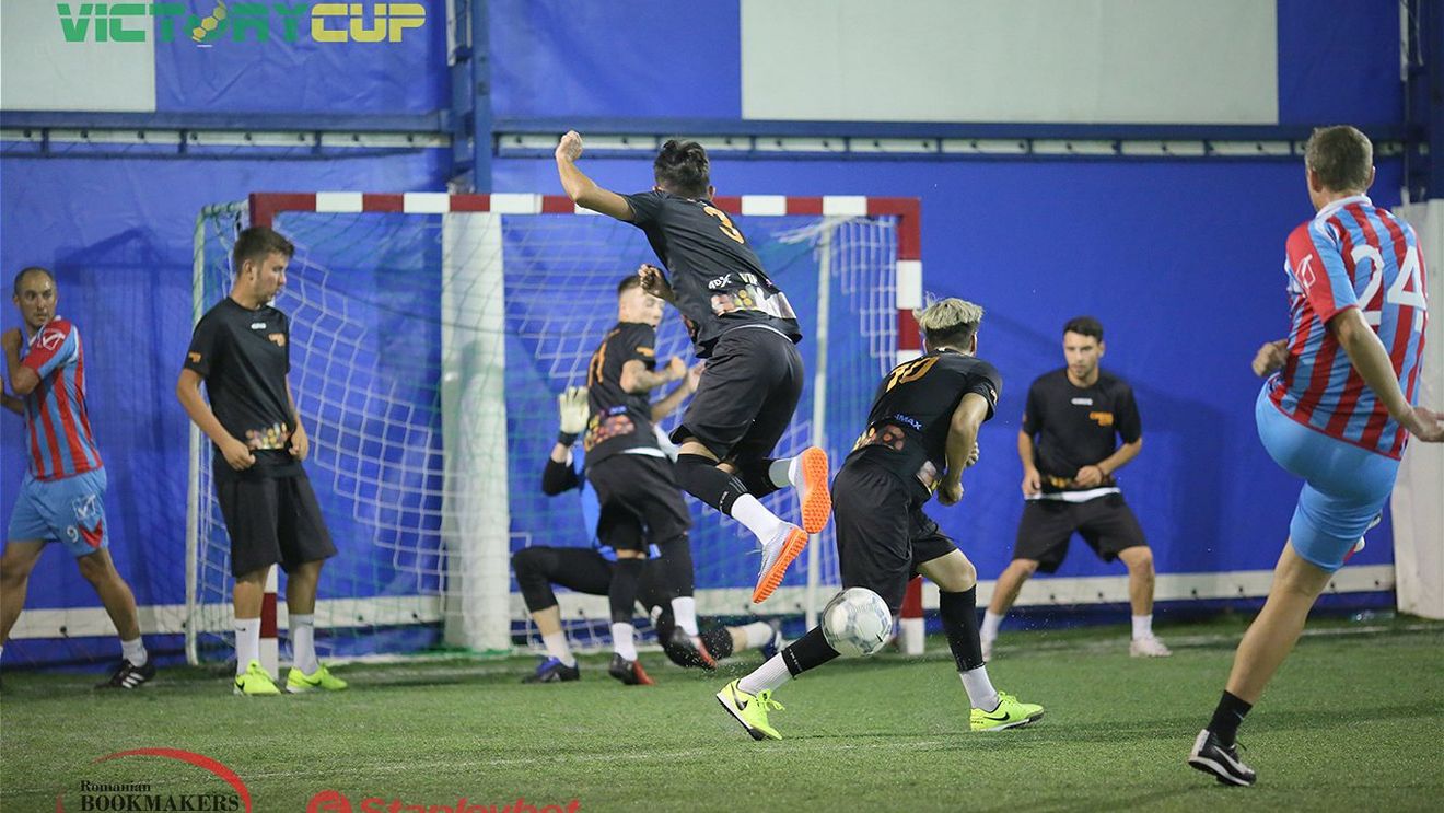 Minifotbalul devine un fenomen în București. Foști campioni ai României s-au reprofilat și fac spectacol pe sintetic. VEZI unde poți să joci fotbal alături de prieteni și de superfotbaliști
