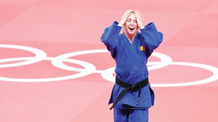 Alina Dumitru: "Nu m-am gândit că voi ajunge atât de departe în sport. M-am apucat de judo pentru a-mi întări organismul"

