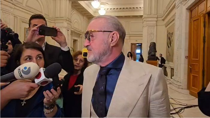 Gigi Becali știe ce se va întâmpla cu moțiunea împotriva lui Ilie Bolojan: „Am venit să votez!”. Ce zice de viitorul premier