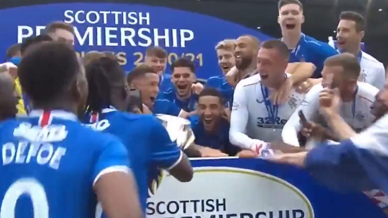 Imagini fabuloase de la Glasgow! Ianis Hagi, eroul unui sezon istoric pentru Rangers. Cum a sărbătorit românul + Recordurile echipei lui Steven Gerrard FOTO & VIDEO