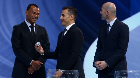 Zece milioane de euro cere despăgubiri! Un club de fotbal celebru și o companie aviatică la fel de cunoscută sunt date în judecată de o legendă pentru că s-au folosit ilegal de imaginea lui