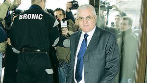 A făcut Dragomir "blat" pentru drepturile TV?** "S-au înțeles în stil mafiot!" Cât ar primi LPF pentru cele șase pachete nevândute