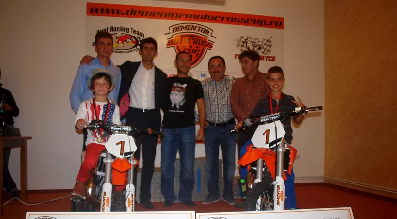 Doi copii premiați cu câte o motocicletă de curse - Dementor KTM Motocross Cup
