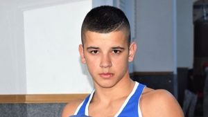 România a mai pierdut un campion! Destin crunt pentru Adrian Gore, boxerul care s-a retras la 18 ani din cauza sărăciei: "Vin la sală, pentru că nu au ce mânca"