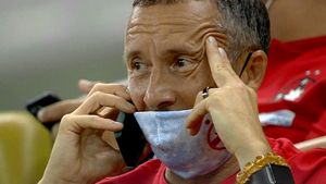 Mihai Stoica, ironizat în direct la tv: „Ce să facă pe bancă? O să sperie adversarii și o să se ia de arbitri”