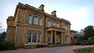 Dinamo pleacă într-un cantonament de lux: "câinii" vor sta într-un castel 